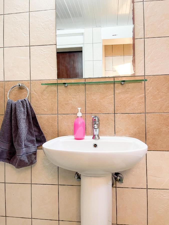 アヤナパ Nissus Urbanホステル エクステリア 写真